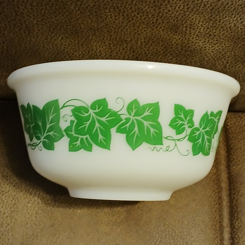 Hazel Atlas Vintage Milk Glass Bowl with Green Ivy Leaf Design